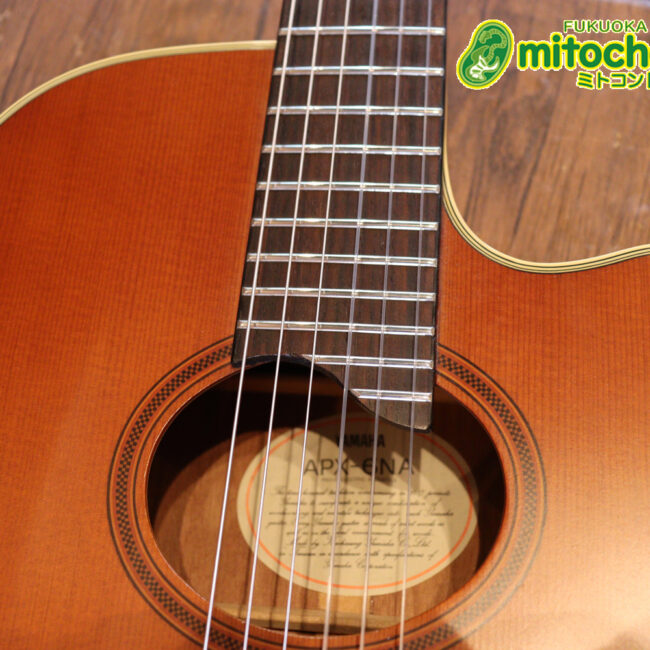 プリアンプから、回路が外されてしまっているのでパッシブピックアップ状態です。