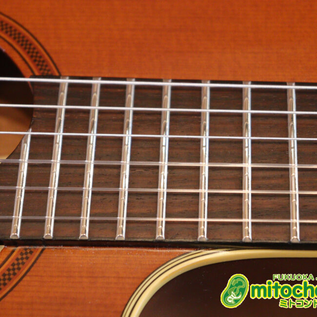 プリアンプから、回路が外されてしまっているのでパッシブピックアップ状態です。