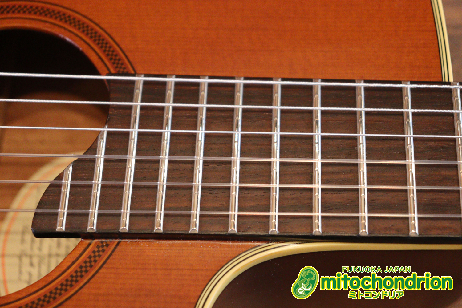 プリアンプから、回路が外されてしまっているのでパッシブピックアップ状態です。