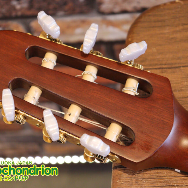 プリアンプから、回路が外されてしまっているのでパッシブピックアップ状態です。