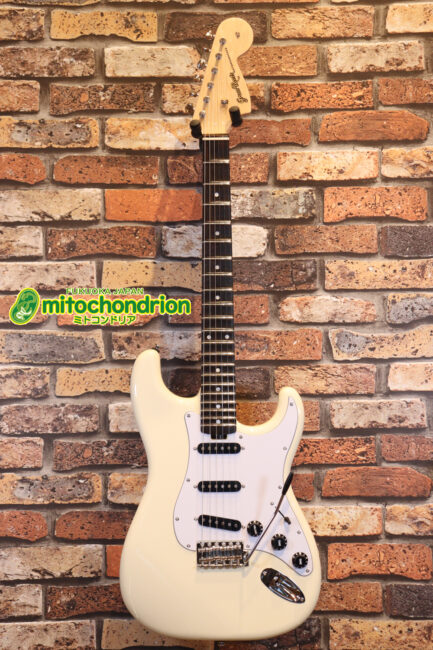 ローズ指板のスキャロップ仕様！ブラックパーツにモディファイ済です。２