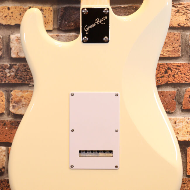 ローズ指板のスキャロップ仕様！ブラックパーツにモディファイ済です。２