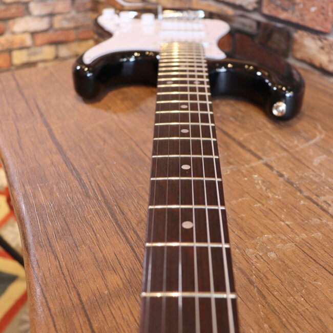 これから始める方にお勧め！万能なストラト・タイプ！BLK