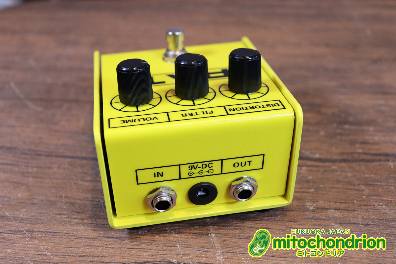 イケベ楽器 40周年と45周年の記念に作られたホワイト、レッド、イエローのRAT2、3台セット！