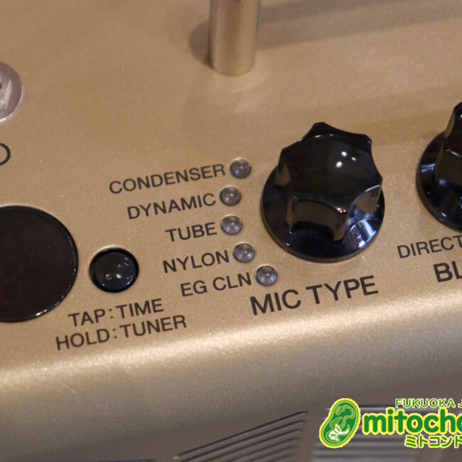 自宅用のミニアンプです。エフェクターも内蔵していて、ヘッドフォンも使えます！