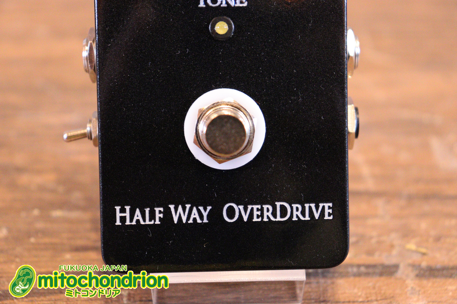 電圧を変化させ、ブースターからオーバードライブまで幅広い音作りが出来ます！