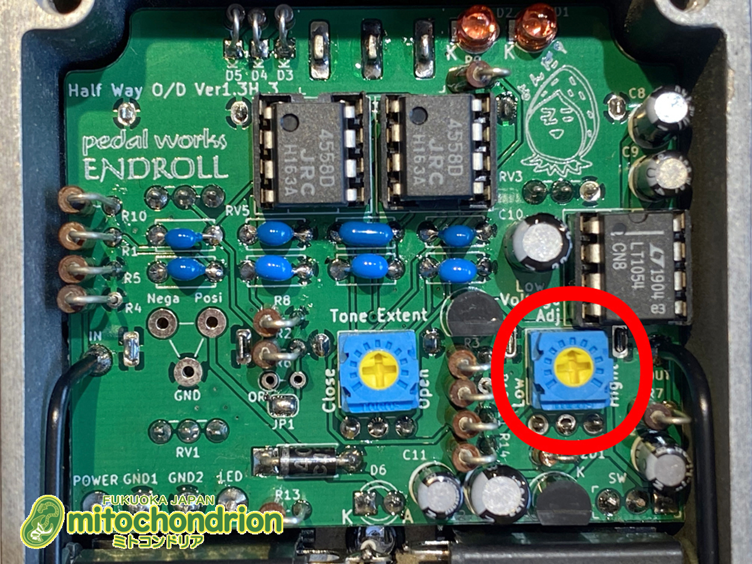 電圧を変化させ、ブースターからオーバードライブまで幅広い音作りが出来ます！