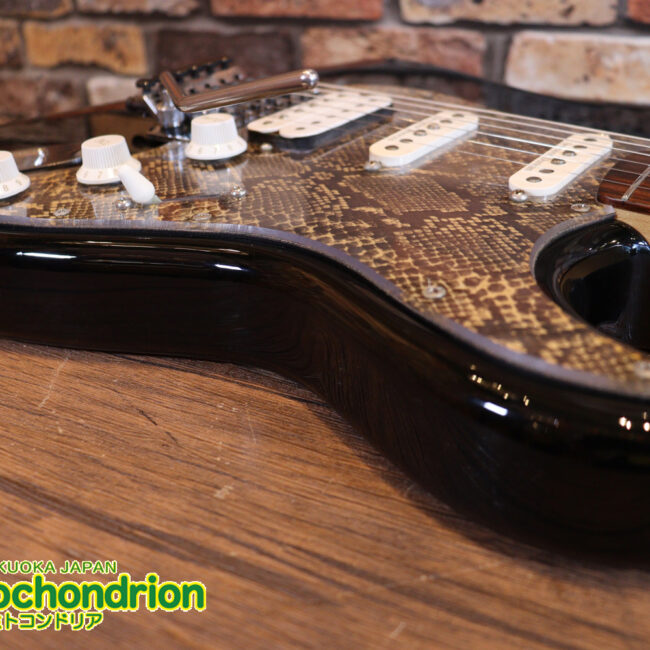 魔改造したフェンダージャパンのラージヘッドモデルです！（ダイナ製）