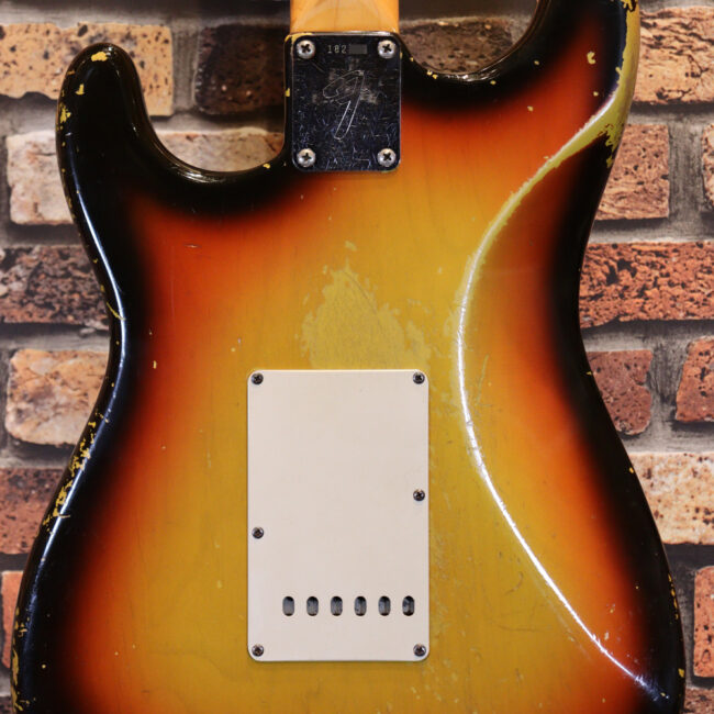 ラージヘッドのストラトキャスター！