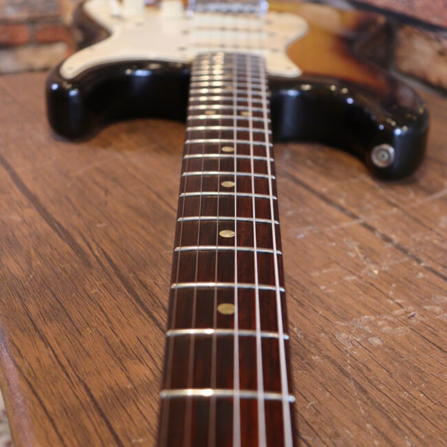 ラージヘッドのストラトキャスター！