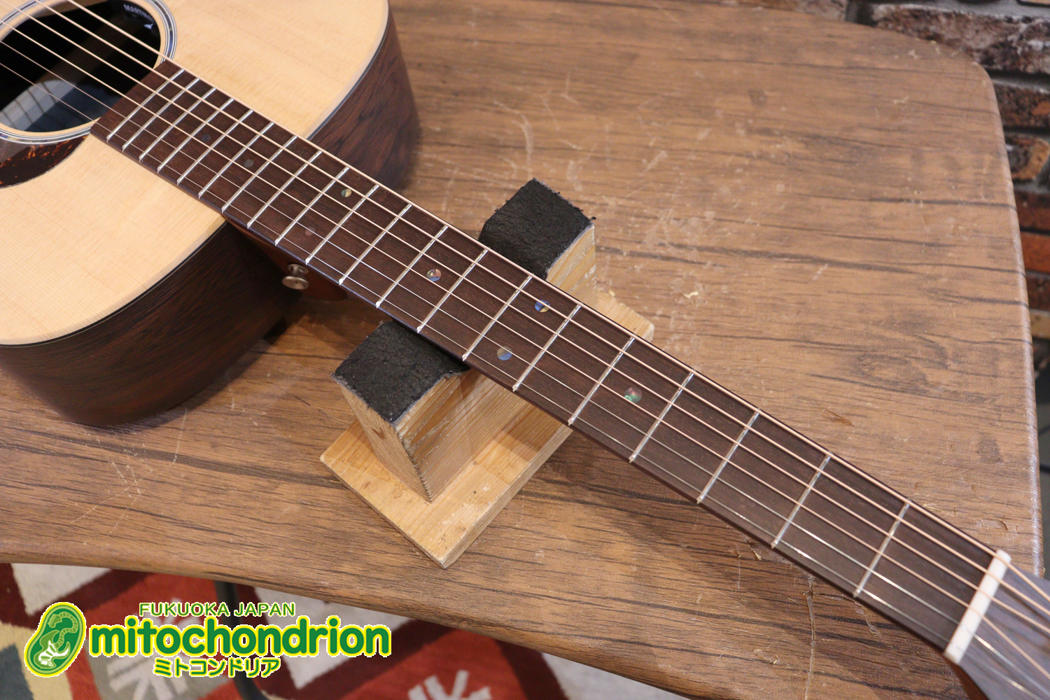 ずば抜けた耐久性があり、見た目もカッコ良いハカランダ柄のサイドバック！チューナー付きのエレアコです！D type