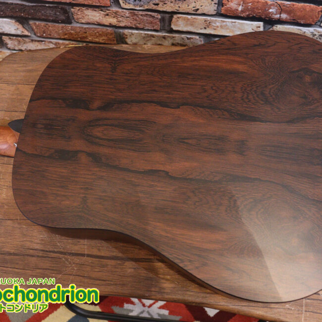 ずば抜けた耐久性があり、見た目もカッコ良いハカランダ柄のサイドバック！チューナー付きのエレアコです！D type