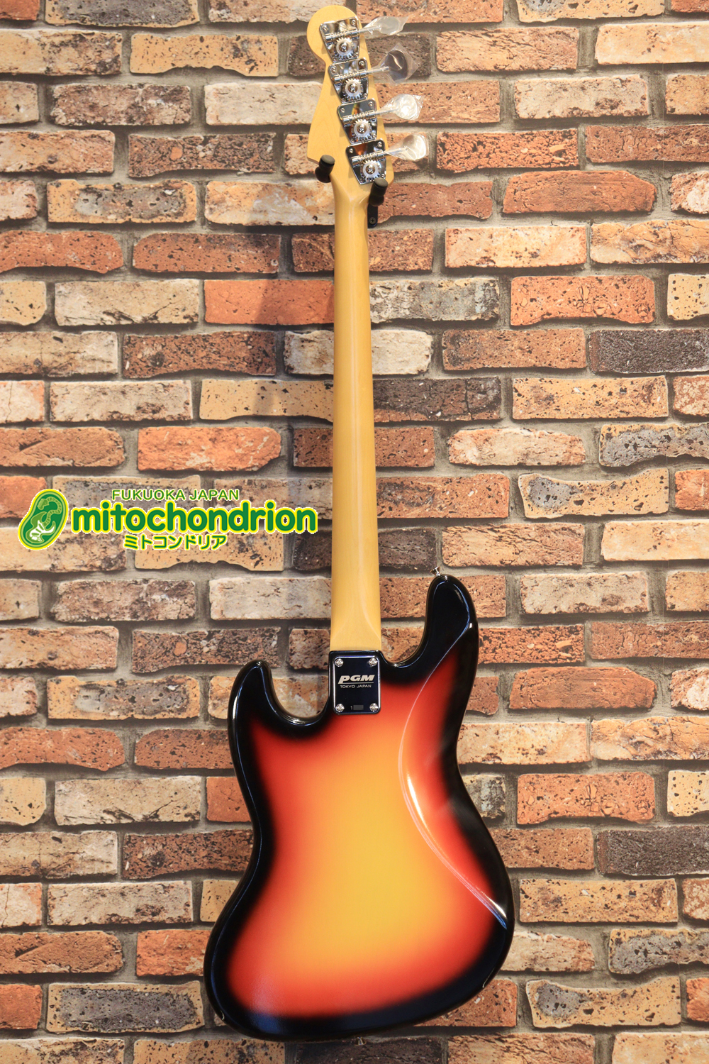 バインディング・ドットで21フレット仕様！