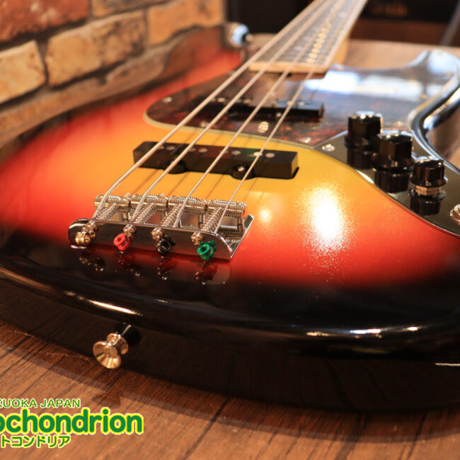 バインディング・ドットで21フレット仕様！