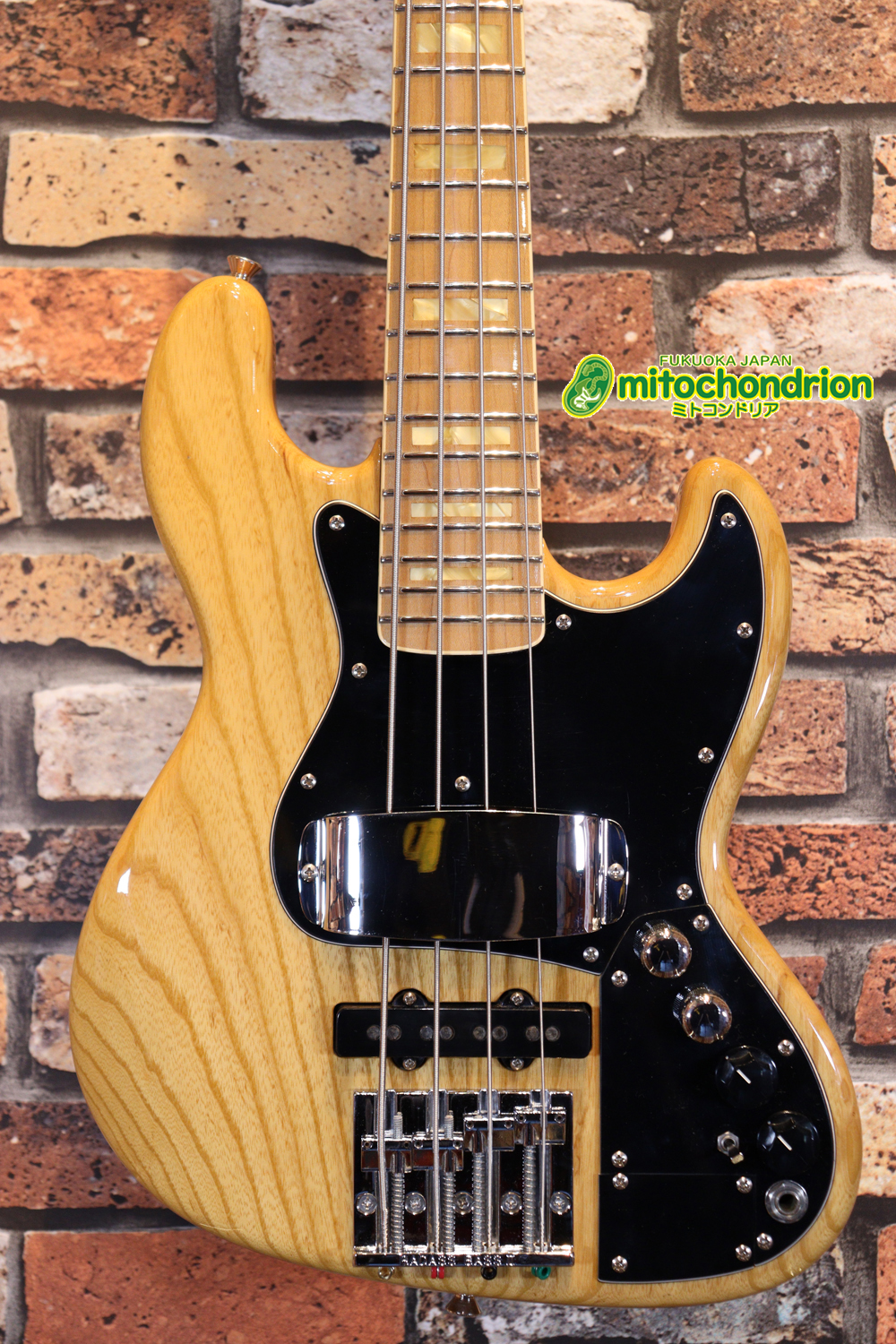 クオリティーがかなり高いミニジャズベースです！