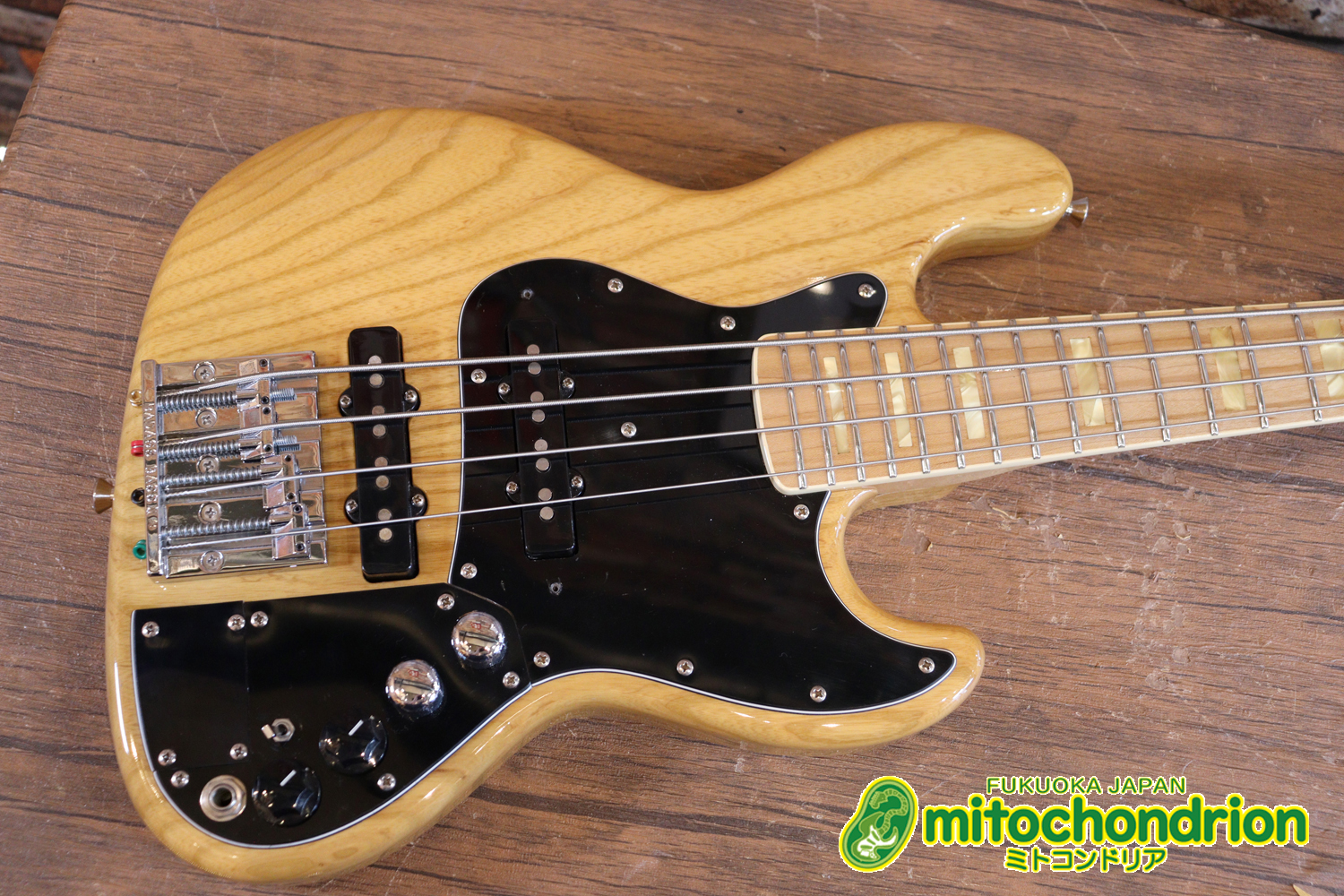 クオリティーがかなり高いミニジャズベースです！