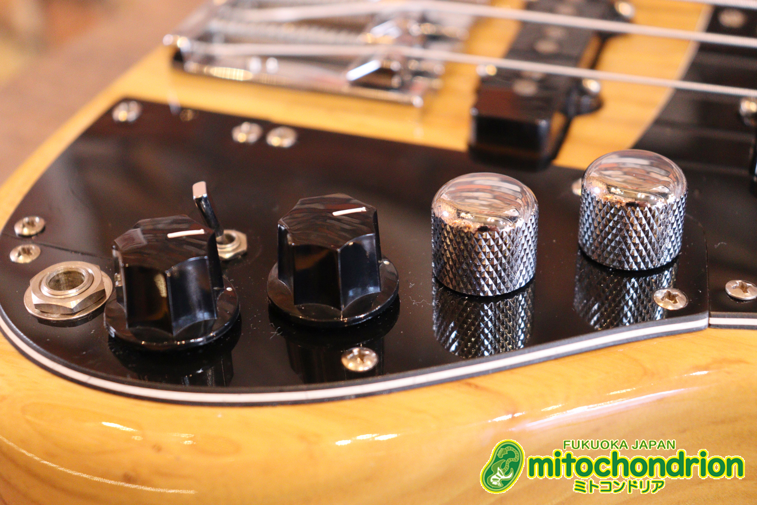 クオリティーがかなり高いミニジャズベースです！