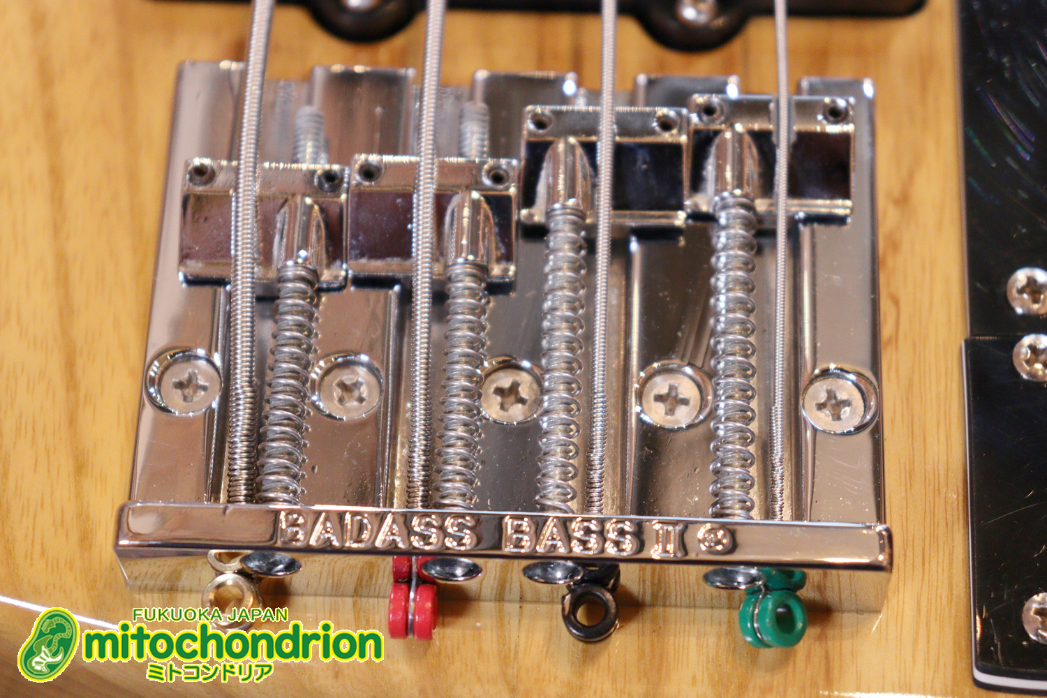 クオリティーがかなり高いミニジャズベースです！