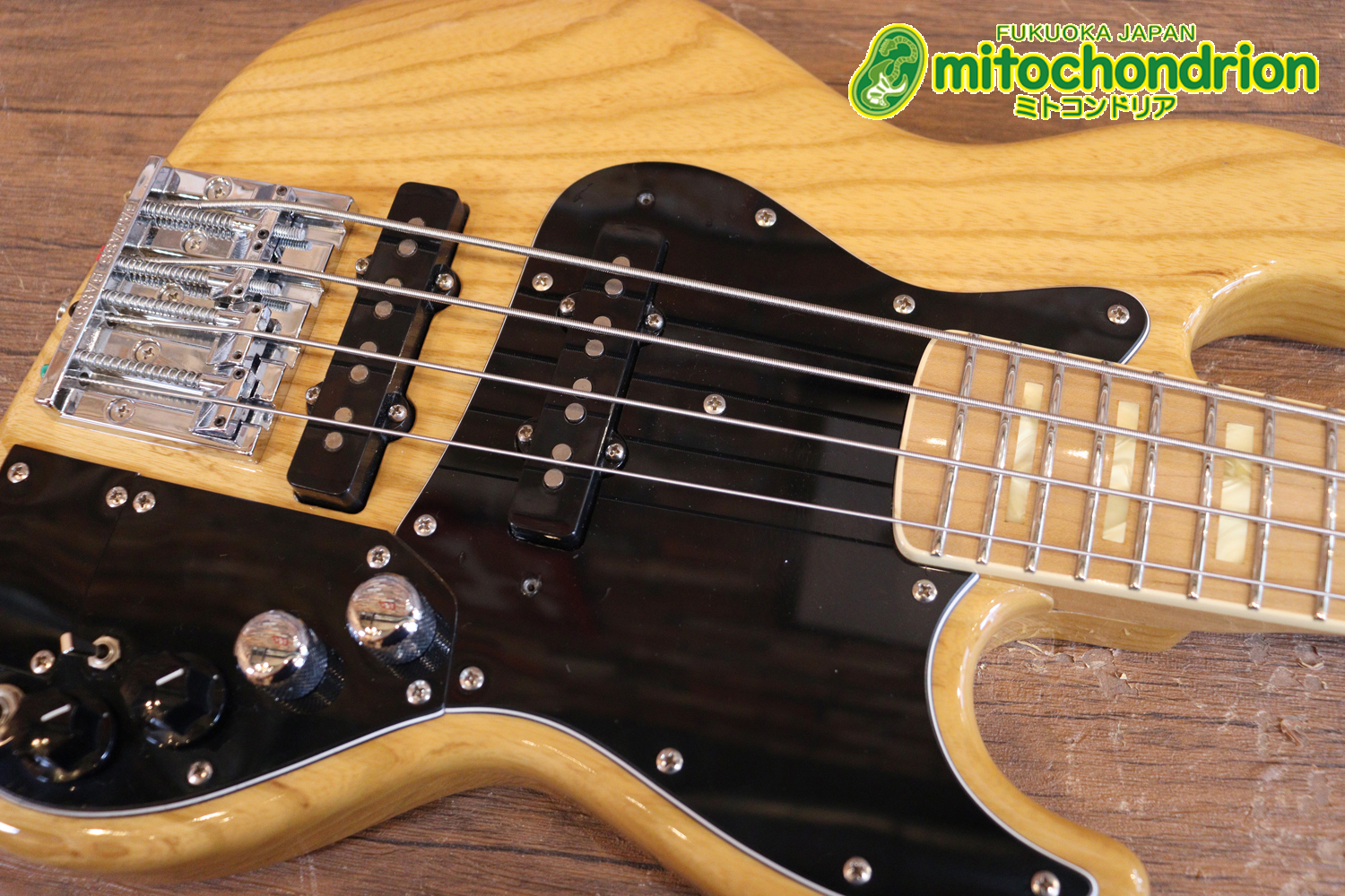 クオリティーがかなり高いミニジャズベースです！