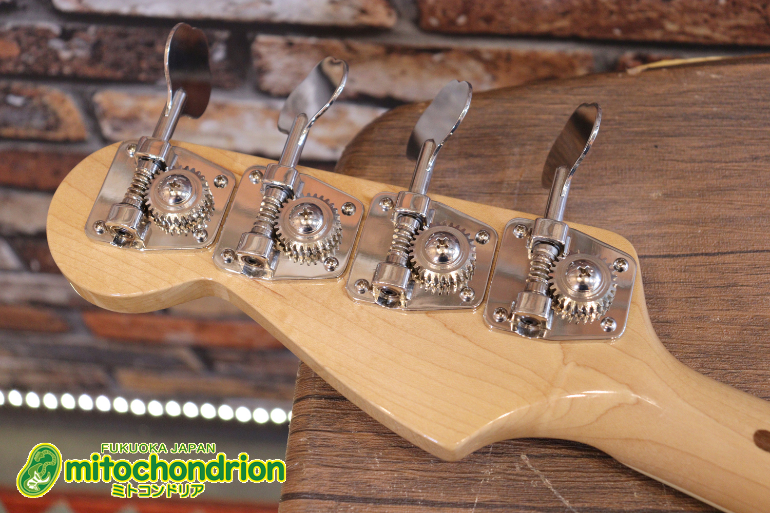 クオリティーがかなり高いミニジャズベースです！