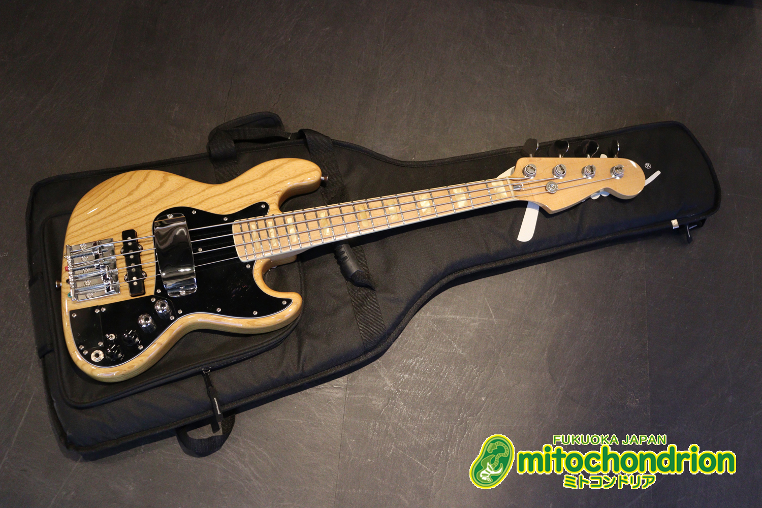 クオリティーがかなり高いミニジャズベースです！