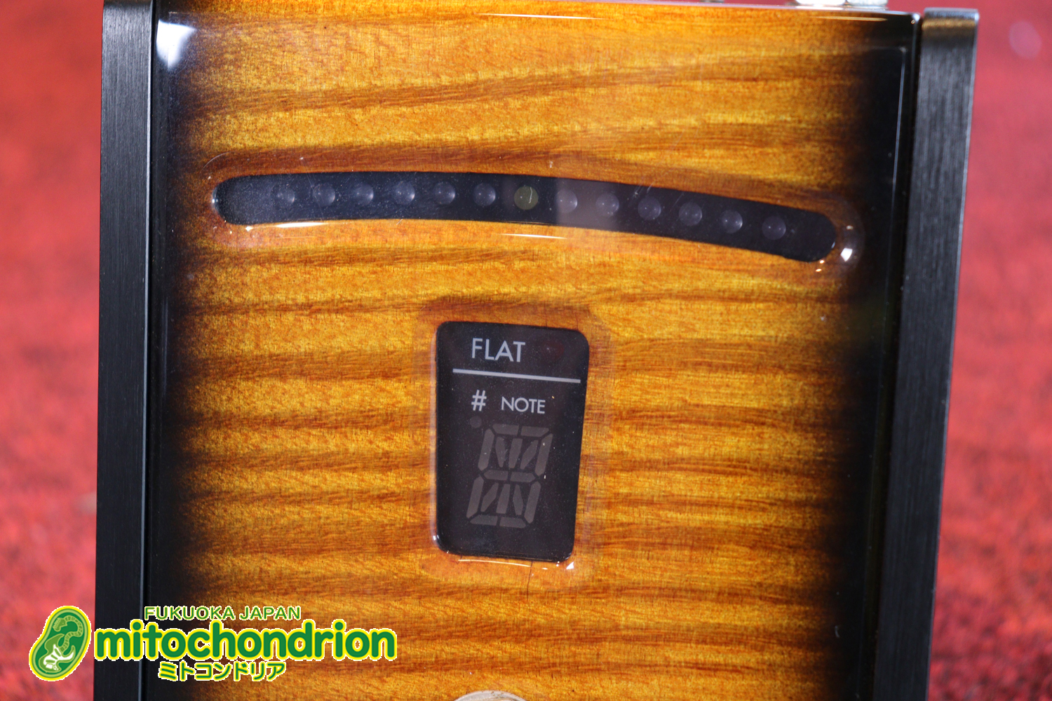 コルグ定番のチューナー！限定品のリアルウッドボディーです！