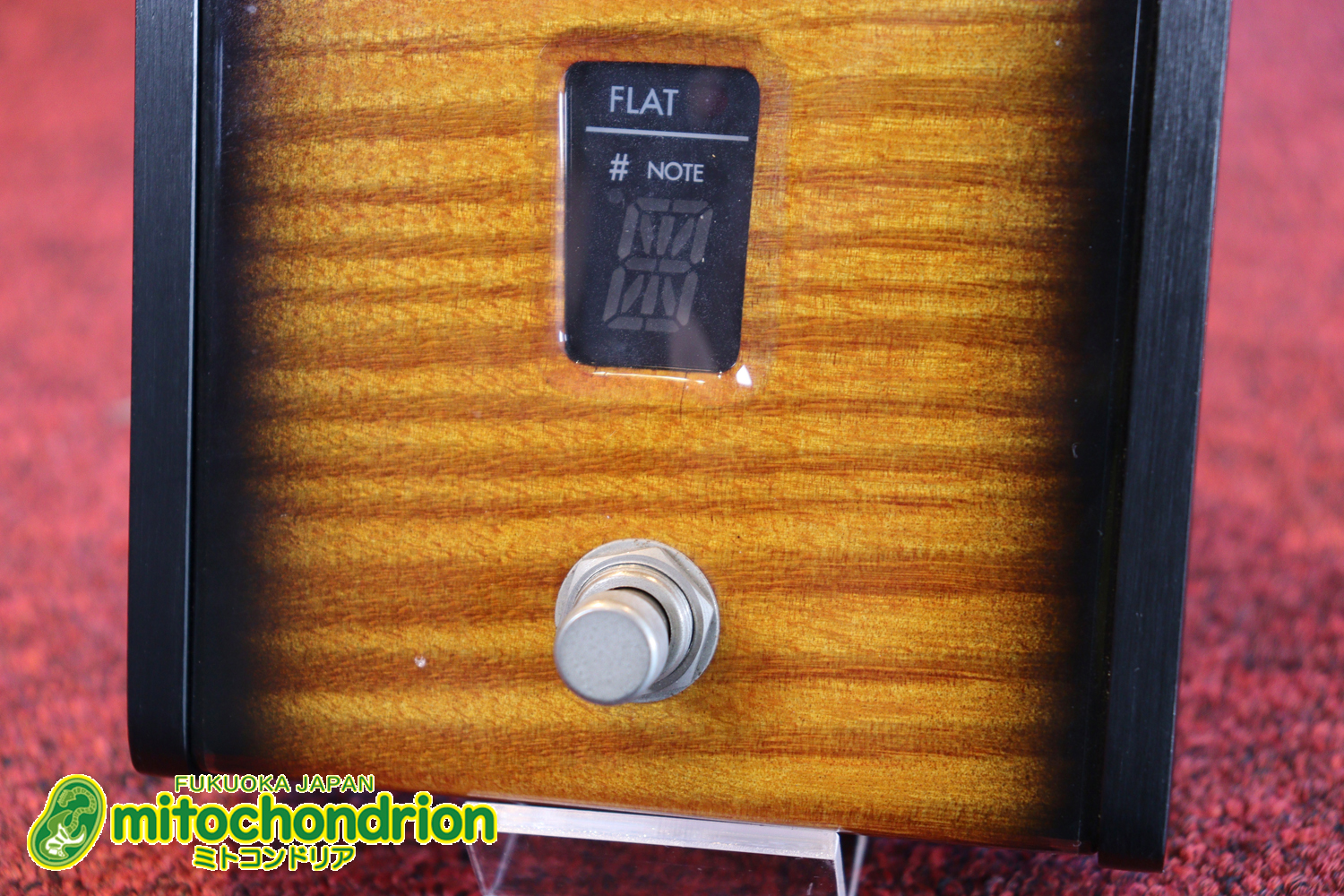 コルグ定番のチューナー！限定品のリアルウッドボディーです！