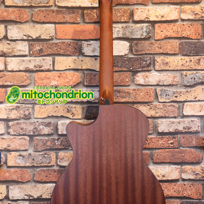 ドレッドノートとOOOの良い所を組み合わせたボディーのGPC！ハイフレットも弾きやすいです。