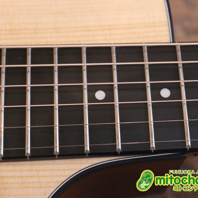 ドレッドノートとOOOの良い所を組み合わせたボディーのGPC！ハイフレットも弾きやすいです。