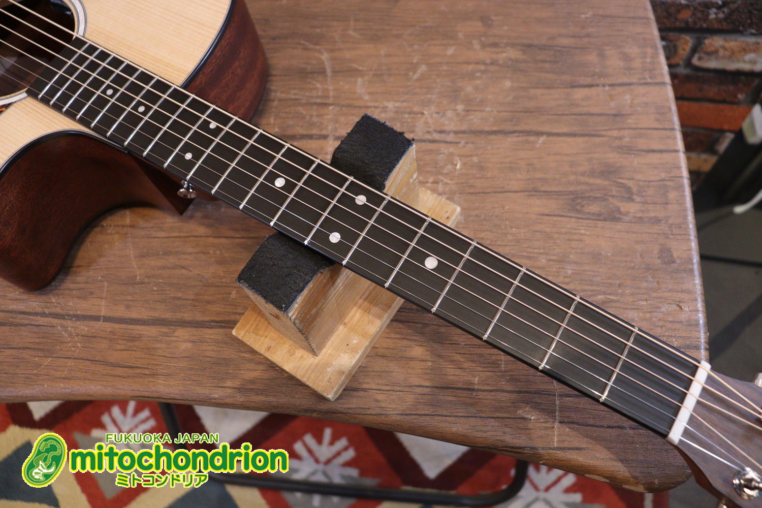 ドレッドノートとOOOの良い所を組み合わせたボディーのGPC！ハイフレットも弾きやすいです。