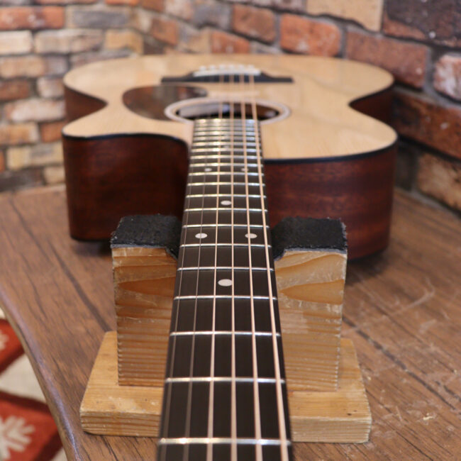 ドレッドノートとOOOの良い所を組み合わせたボディーのGPC！ハイフレットも弾きやすいです。