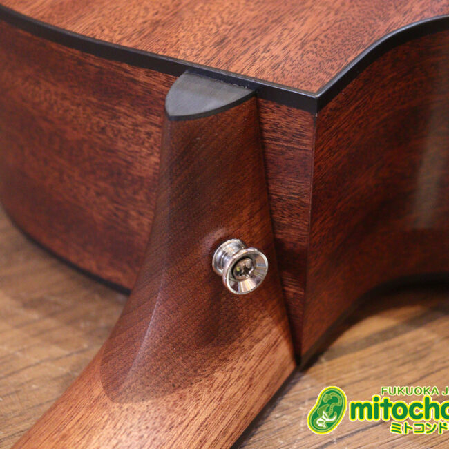 ドレッドノートとOOOの良い所を組み合わせたボディーのGPC！ハイフレットも弾きやすいです。