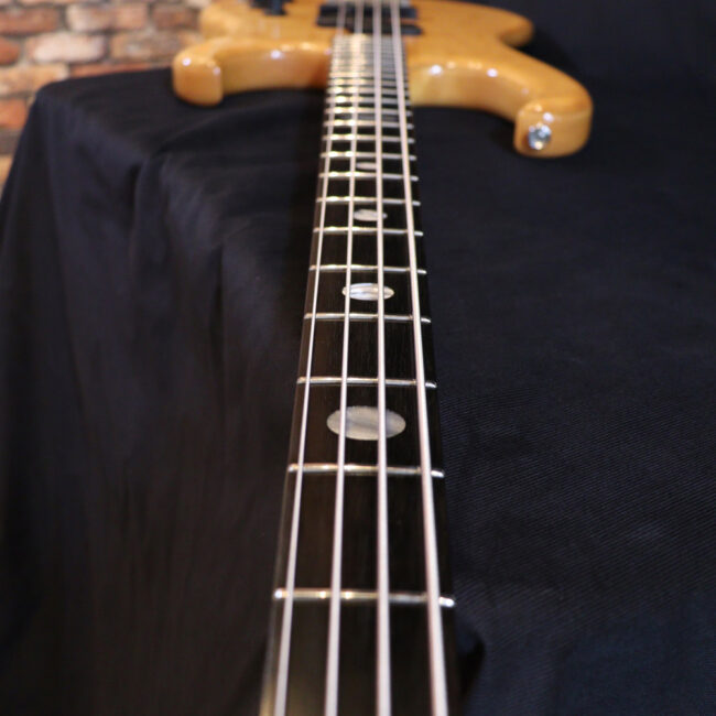 さすがのコストパフォーマンス！弾きやすさ、サウンドは抜群です！