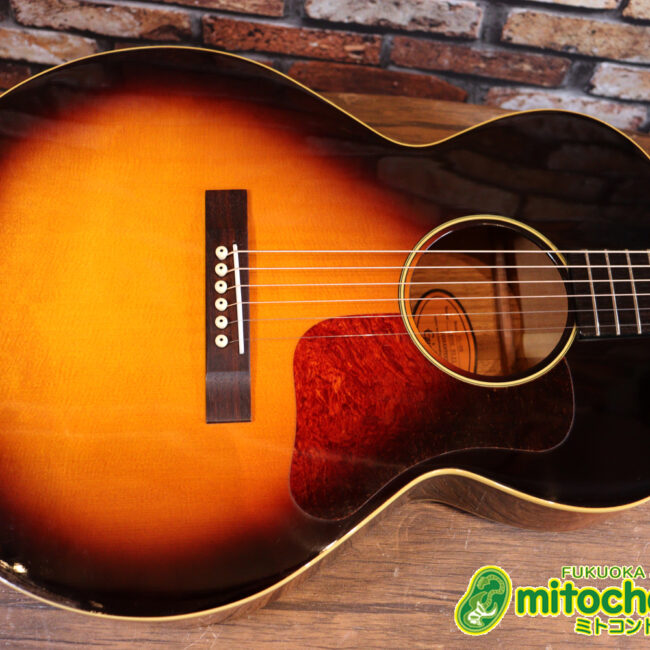 小ぶりなボディーでお馴染みL-00のエピフォンバージョンです！Gibsonヘッド！