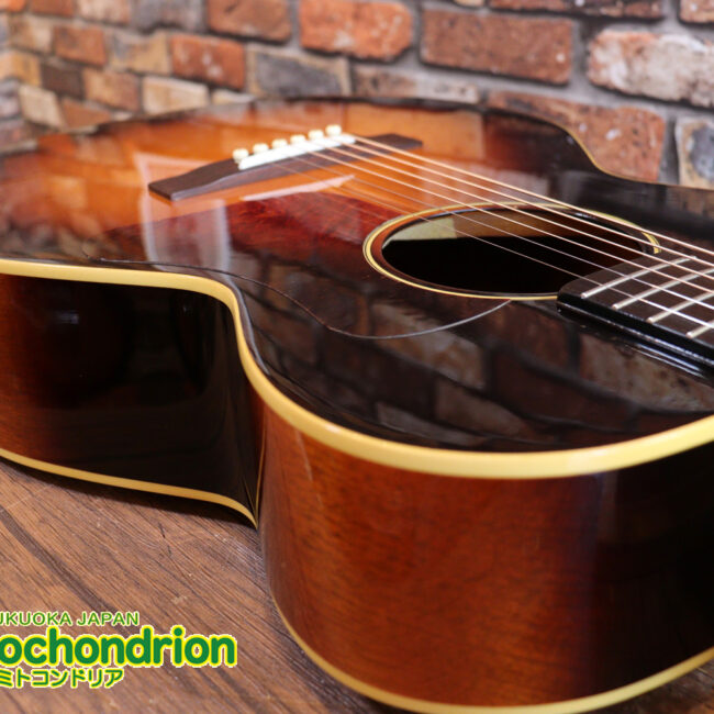 小ぶりなボディーでお馴染みL-00のエピフォンバージョンです！Gibsonヘッド！