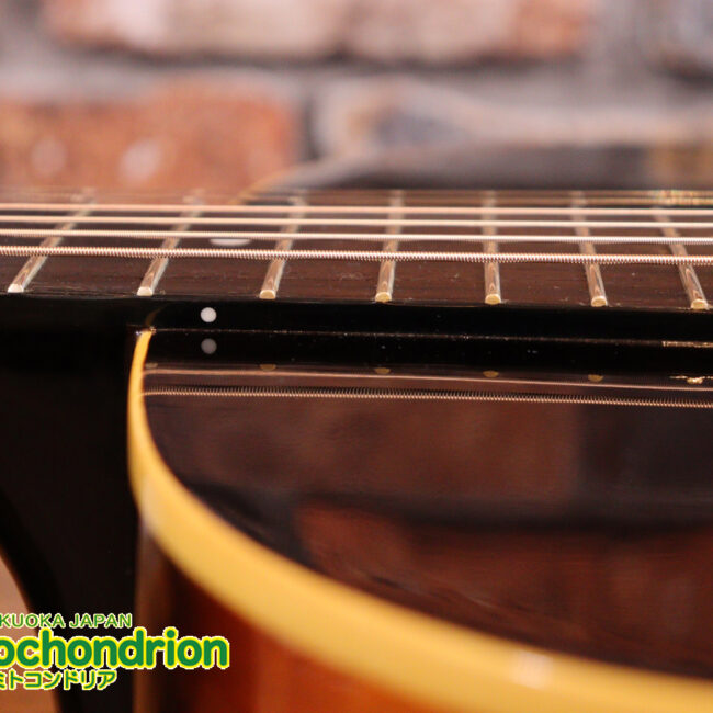 小ぶりなボディーでお馴染みL-00のエピフォンバージョンです！Gibsonヘッド！