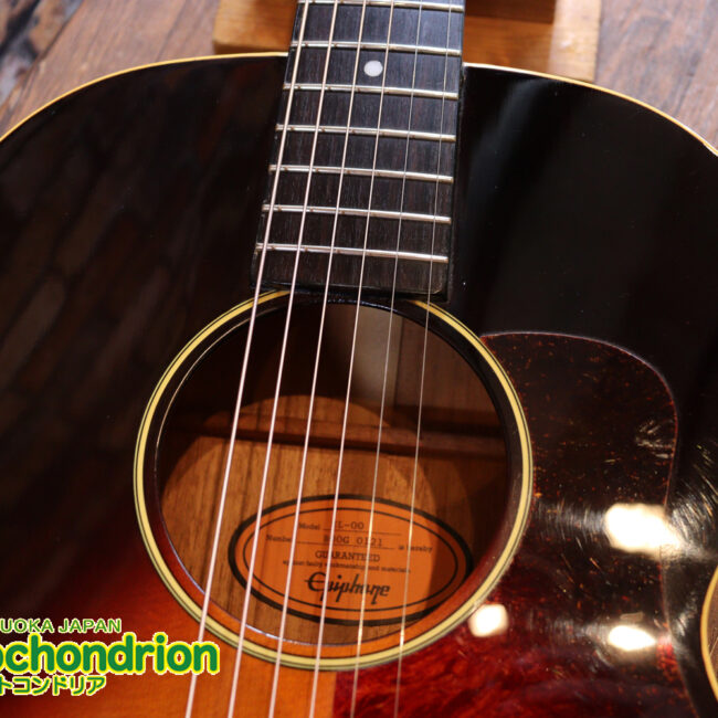 小ぶりなボディーでお馴染みL-00のエピフォンバージョンです！Gibsonヘッド！