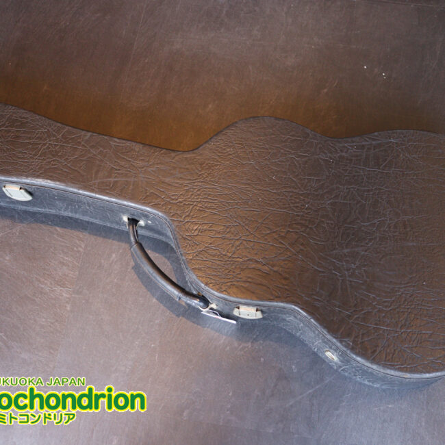 小ぶりなボディーでお馴染みL-00のエピフォンバージョンです！Gibsonヘッド！