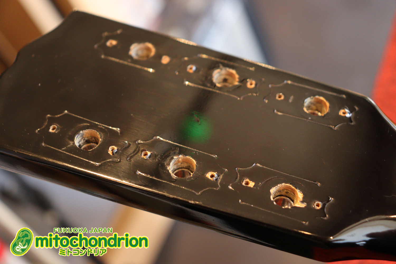 小ぶりなボディーでお馴染みL-00のエピフォンバージョンです！Gibsonヘッド！