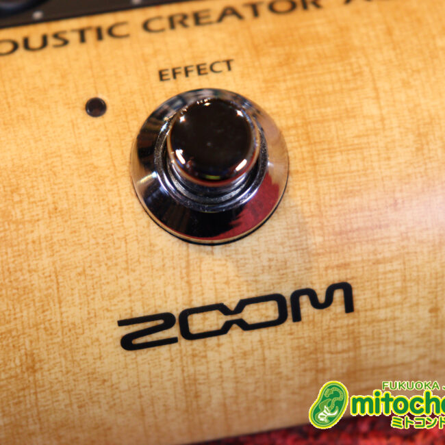 アコースティック用のプリアンプ、エフェクター、アコースティックモデリングを搭載！チューナー付！