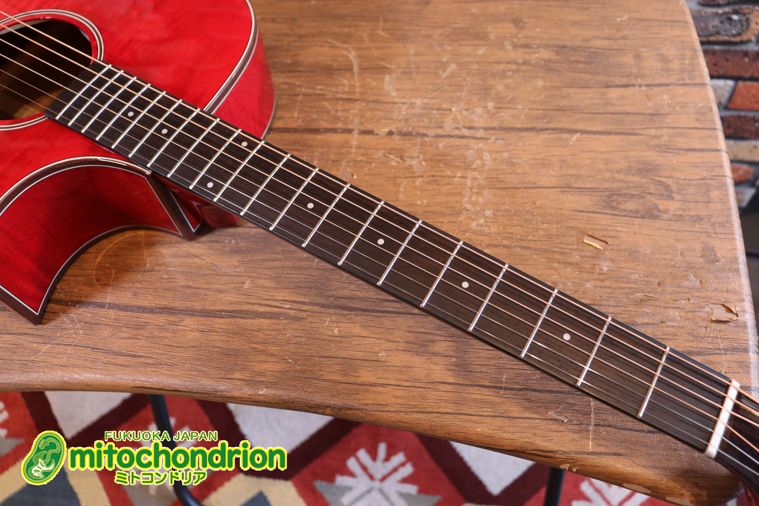 これから始めるプレイヤーにもお勧め！チューニングメーターも搭載！