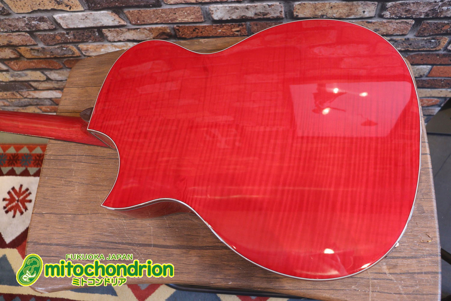 これから始めるプレイヤーにもお勧め！チューニングメーターも搭載！