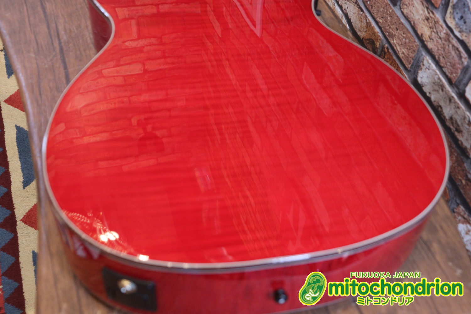 これから始めるプレイヤーにもお勧め！チューニングメーターも搭載！