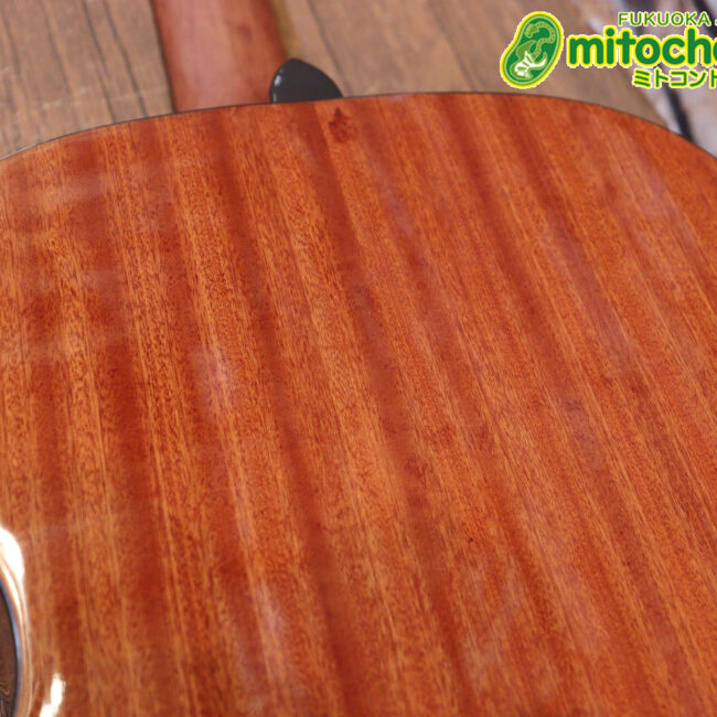 これから始めるプレイヤーにもお勧め！トップ材は単板です。クリップチューナー付き！2