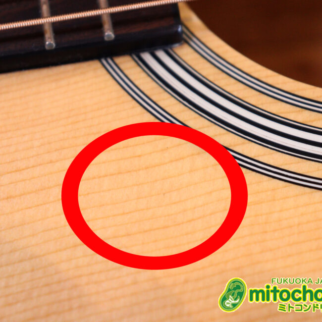 これから始めるプレイヤーにもお勧め！トップ材は単板です。クリップチューナー付き！2