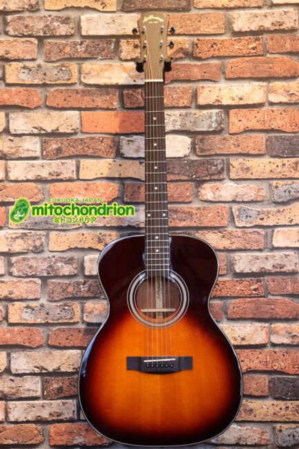 これから始めるプレイヤーにもお勧め！トップ材は単板です。クリップチューナー付き！3