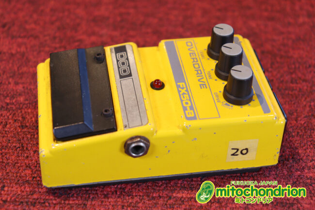 ドライブツマミの最後にあるブーストは激歪です！