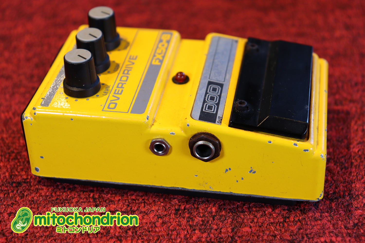 ドライブツマミの最後にあるブーストは激歪です！