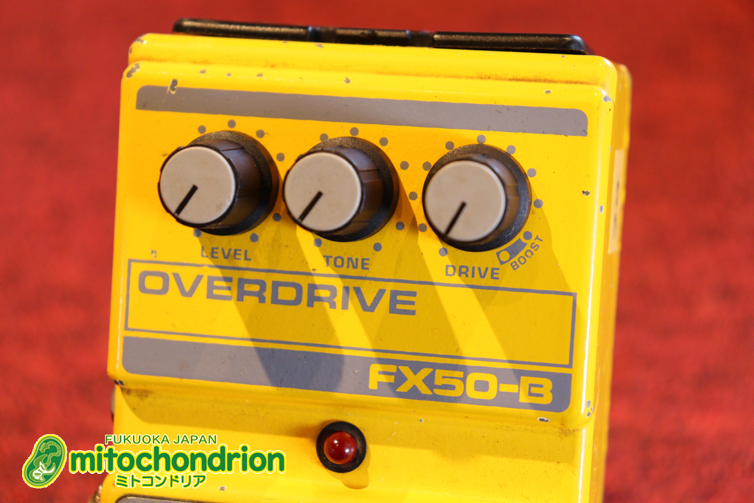 ドライブツマミの最後にあるブーストは激歪です！