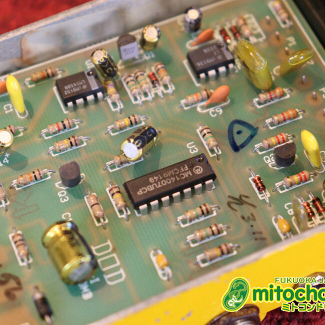 ドライブツマミの最後にあるブーストは激歪です！